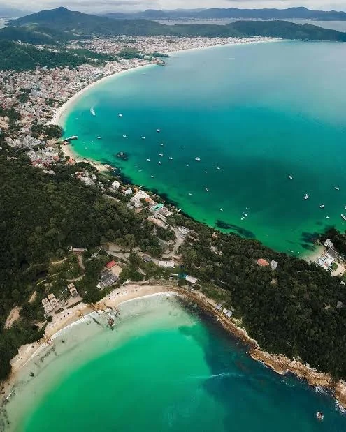 Baía e litoral